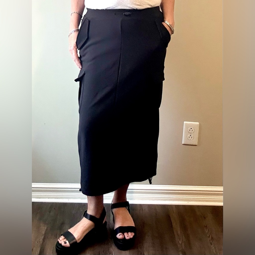 Casual/Utility Black Women's Skirt with Cargo Pockets and Toggles